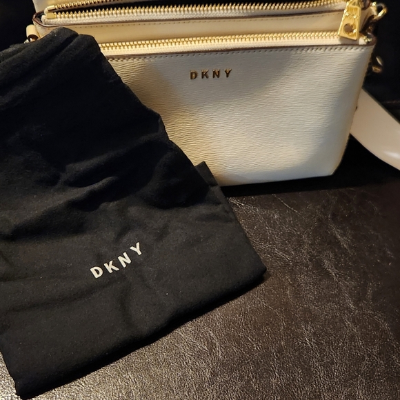 DKNY Triple Zip Crossbody - Picture 4 of 6